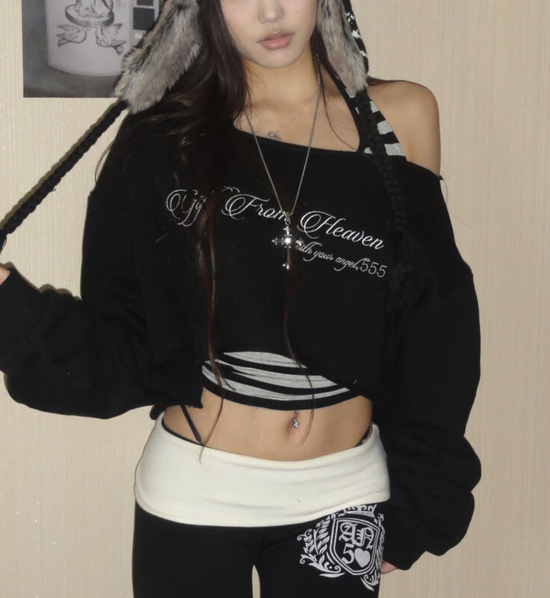 Heaven sweatshirt (black) 상품이미지1