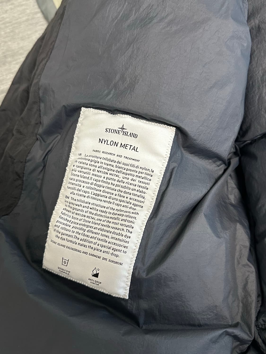 스톤아일랜드 25FW나일론메탈 에코닐 패딩 블랙 100사이즈 판매 상품이미지5