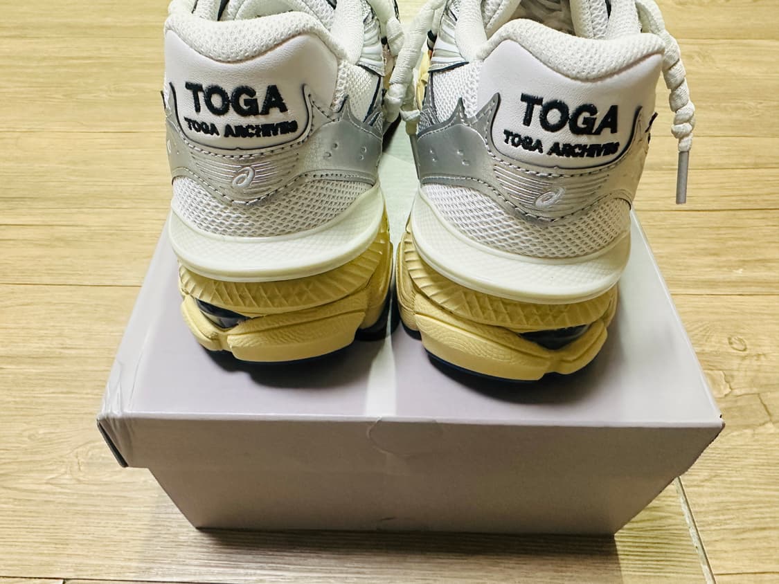 [255] 아식스 x 토가 젤 큐물러스 16 TG 화이트 레드 퓨어 실버 상품이미지7