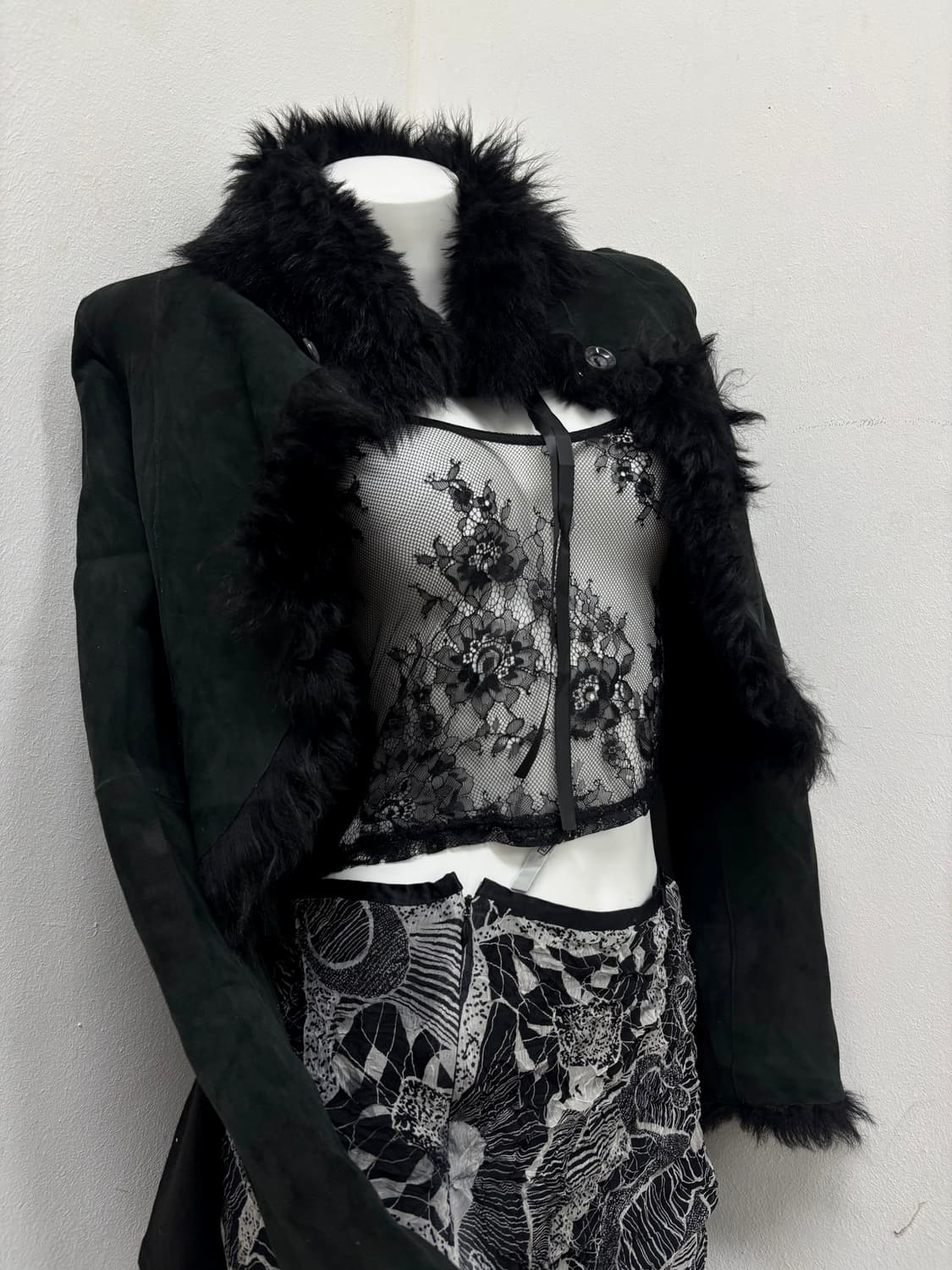 “Vintage” V-Kei Mood Fur Trimming Short  상품이미지4