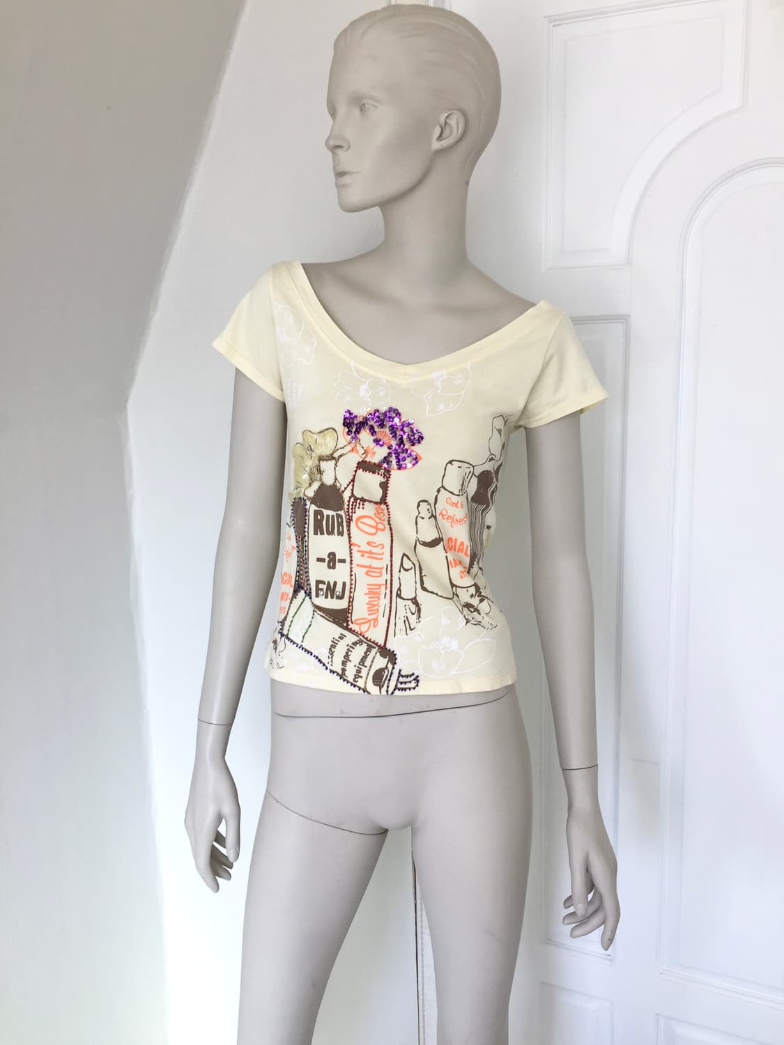 Cream Sequin Embellished Top 상품이미지1