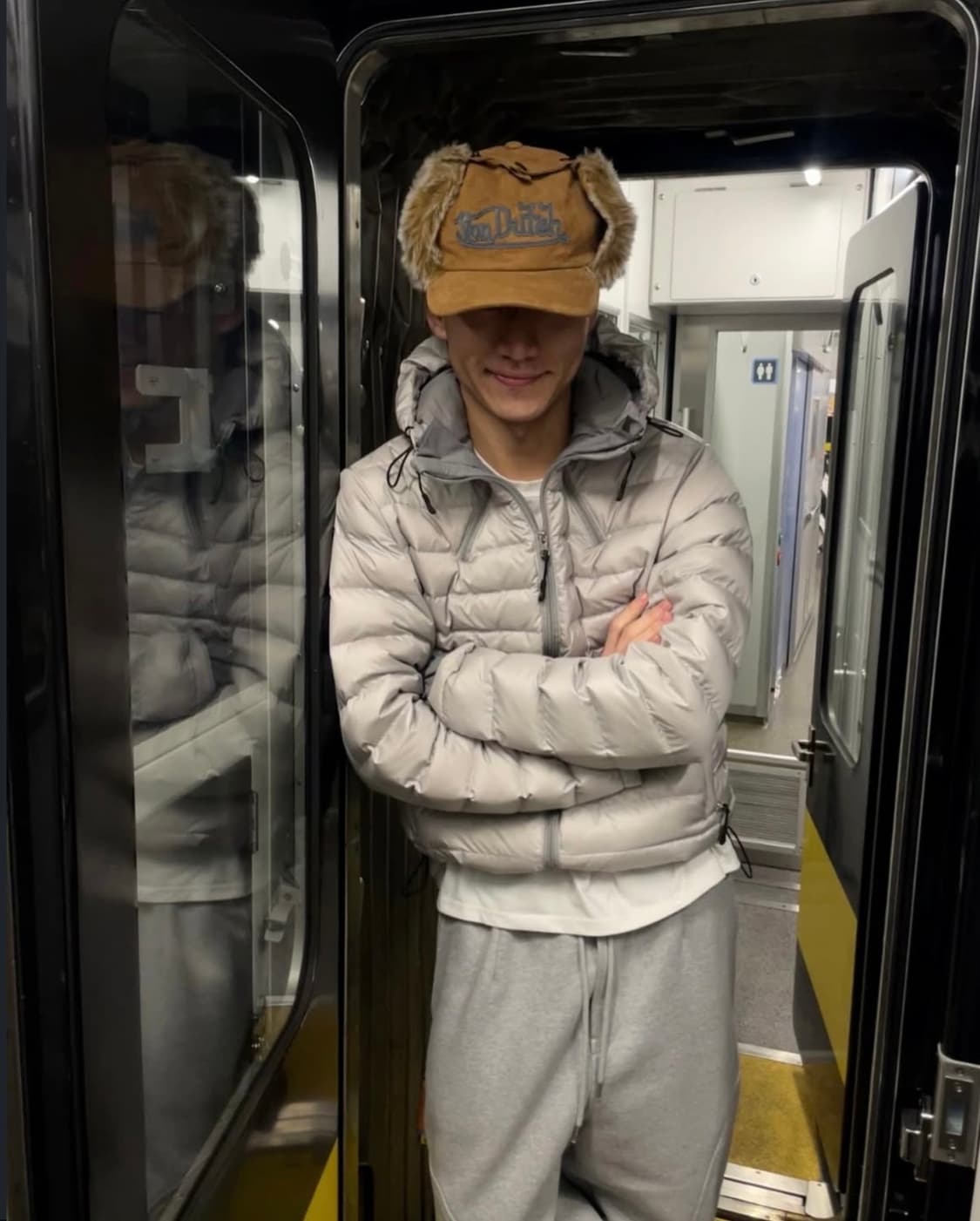 왓츠더유즈 경량패딩 라이트 그레이 상품이미지2