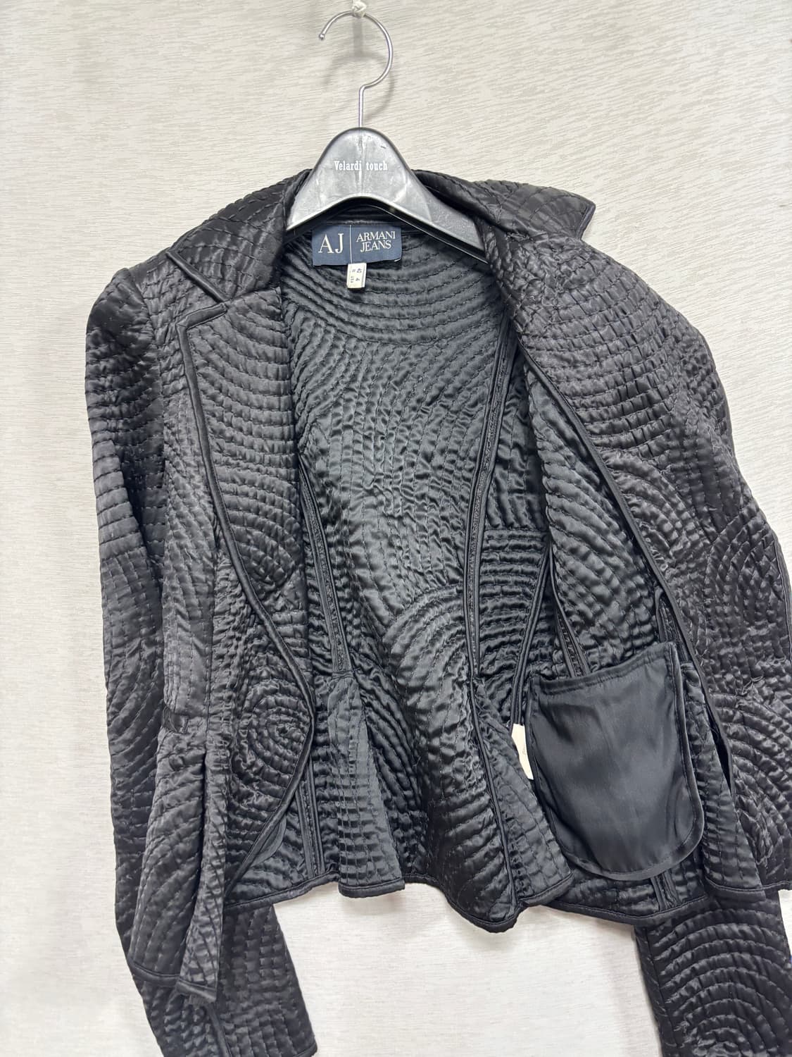 아르마니 진스 써큘러 퀼팅 자켓 여성44-55 상품이미지5
