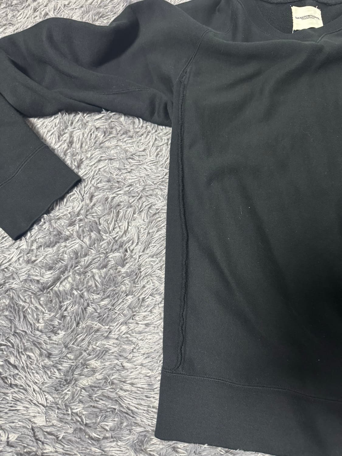 솔리이스트 절개 긴팔 상품이미지7