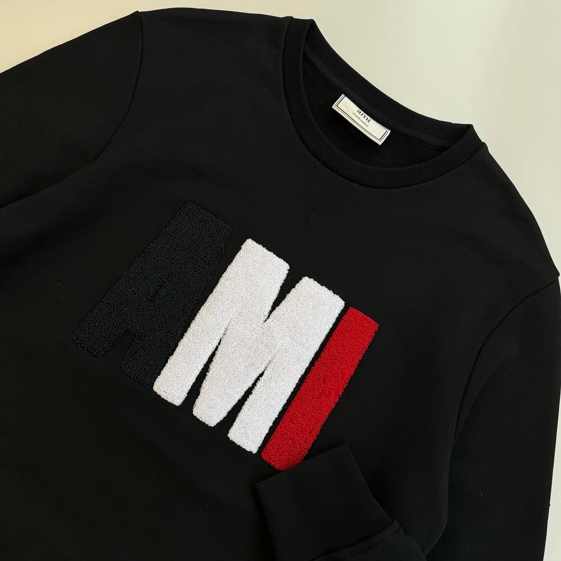 AMI  아미 블랙 크루넥 스웻셔츠 상품이미지1