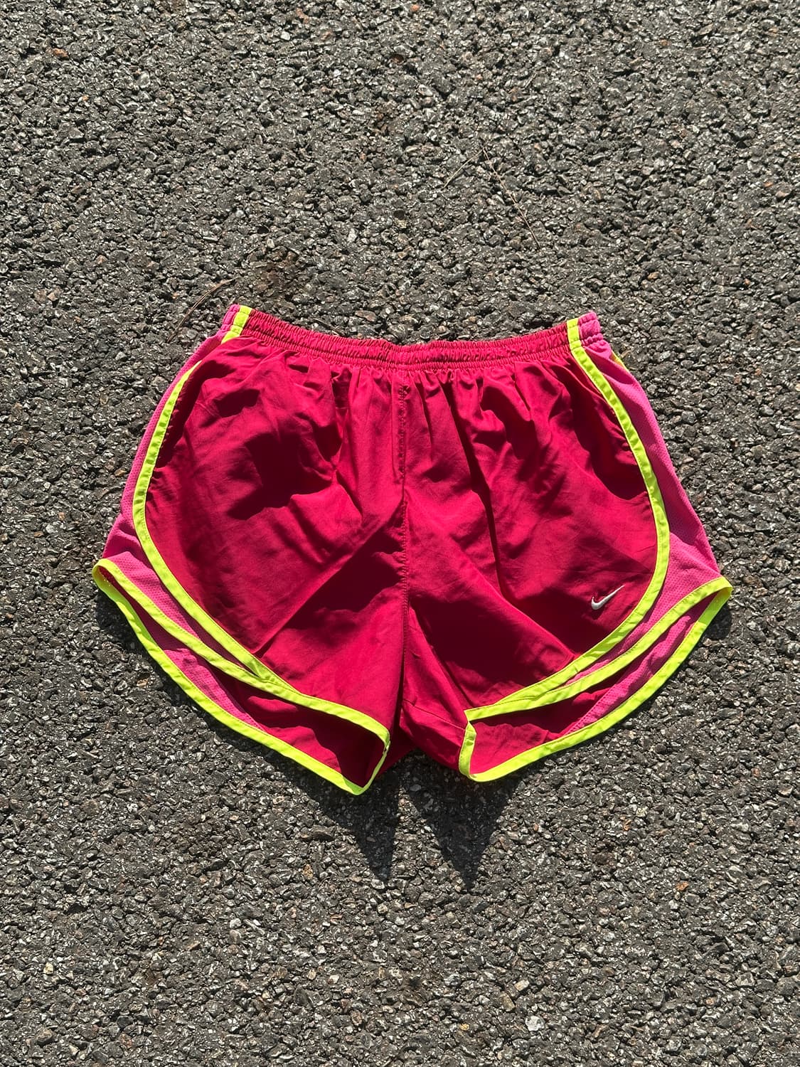[M] 나이키 여성 레드 핑크 사이드 러닝 쇼츠 반바지 상품이미지1