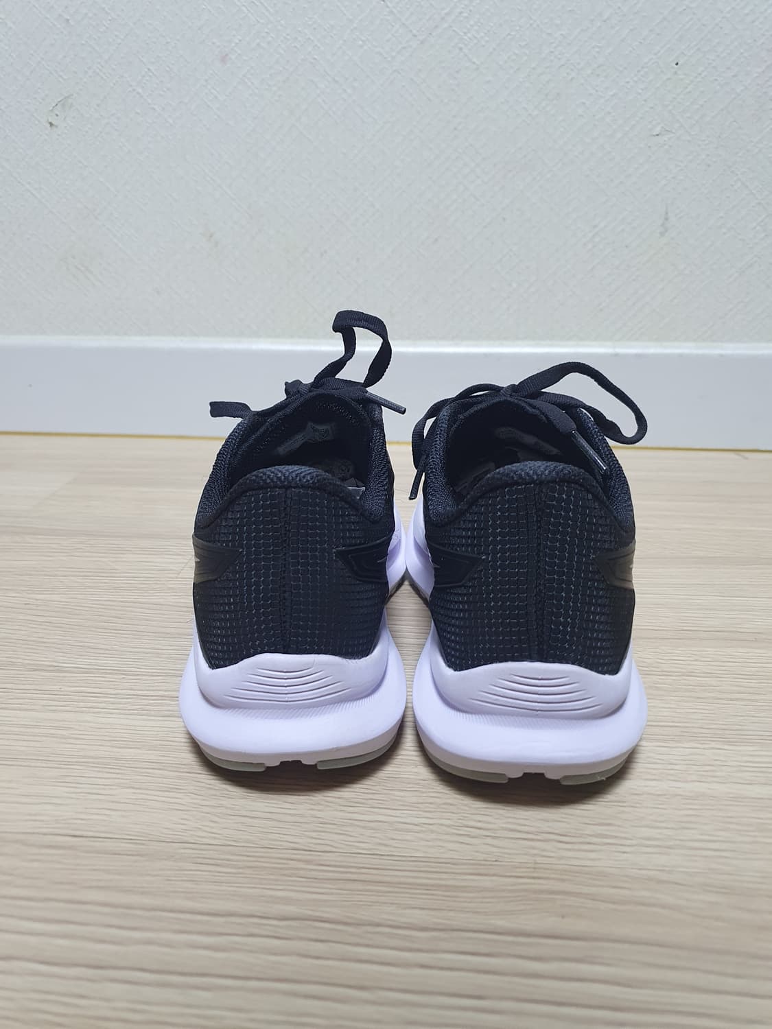 써코니 액손 러닝화 240 상품이미지5