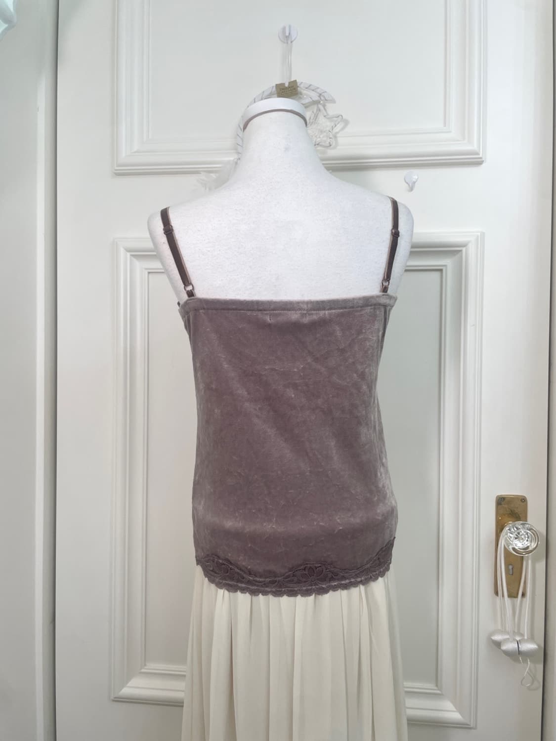 khaki gray lace velvet sleeveless top 상품이미지3