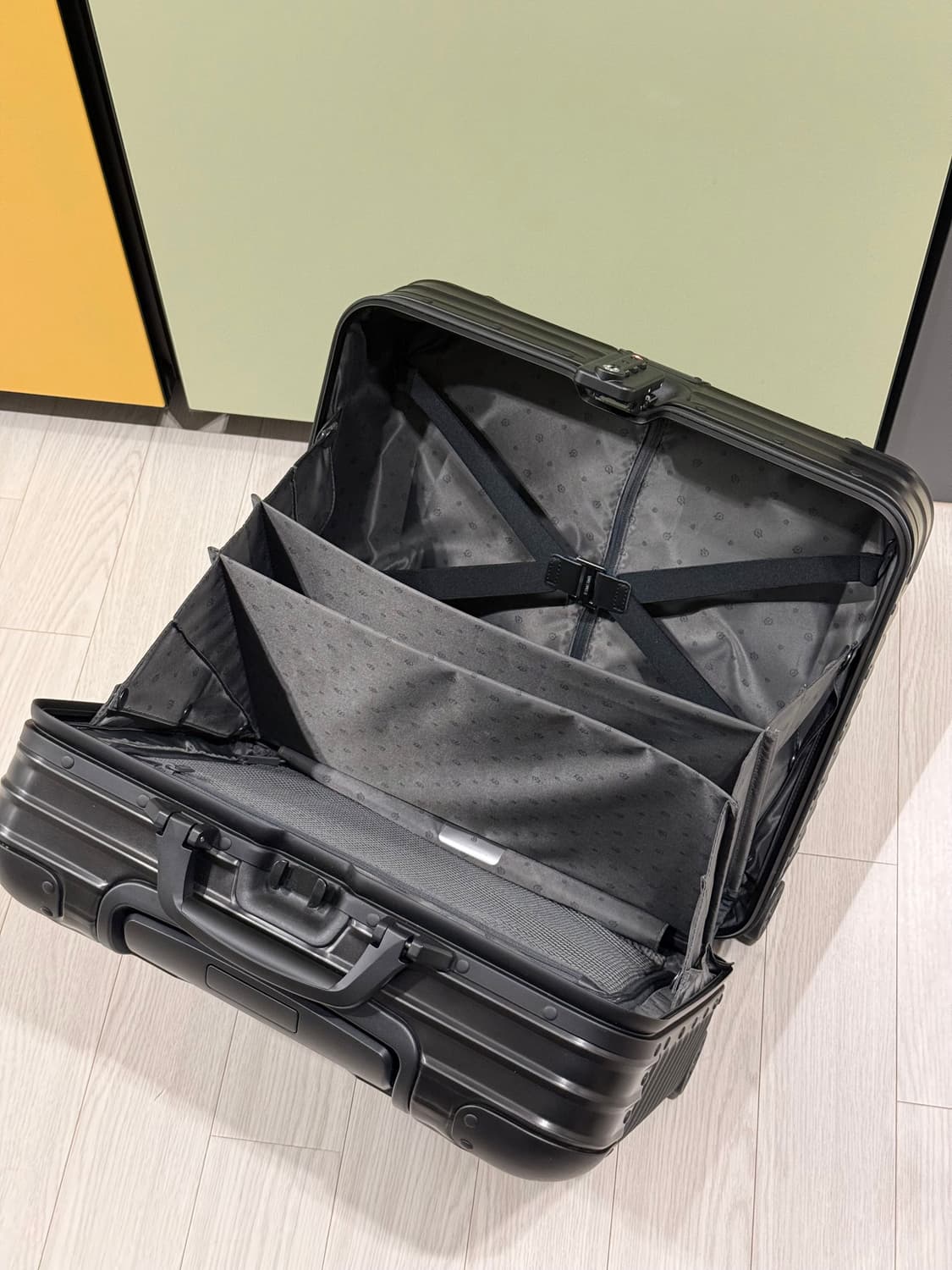 리모와 오리지널 블랙 컴팩트 상품이미지6