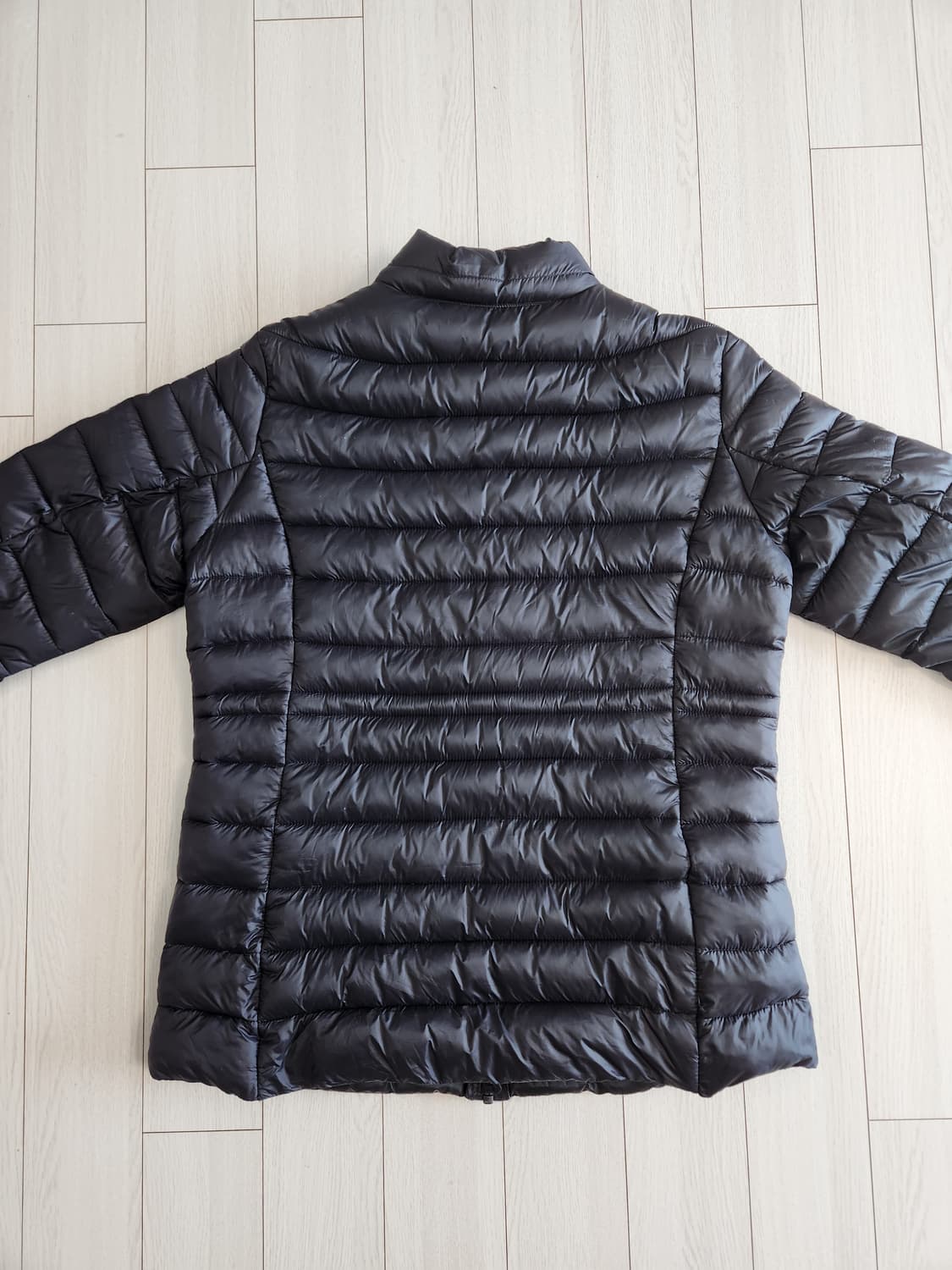 새상품급)여성 경량패딩 사이즈100(L)

여러 중고사이트에도 같이 판매 상품이미지6