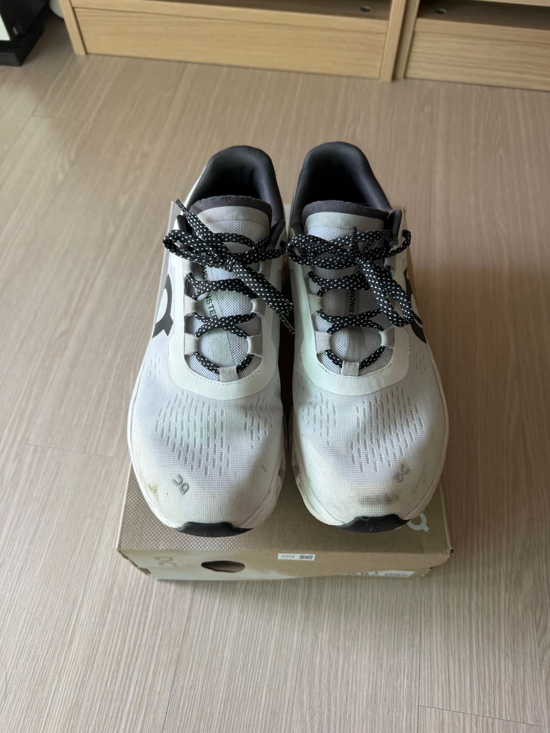 [270] 온 러닝 클라우드몬스터 올 화이트 상품이미지2