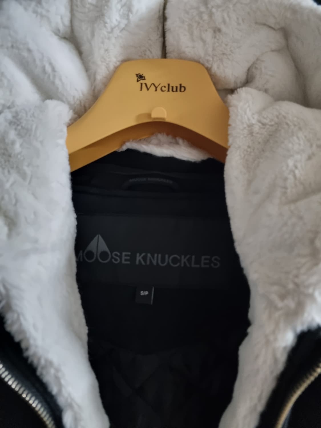 Moose Knuckles Classic Bunny Hoodie  상품이미지3