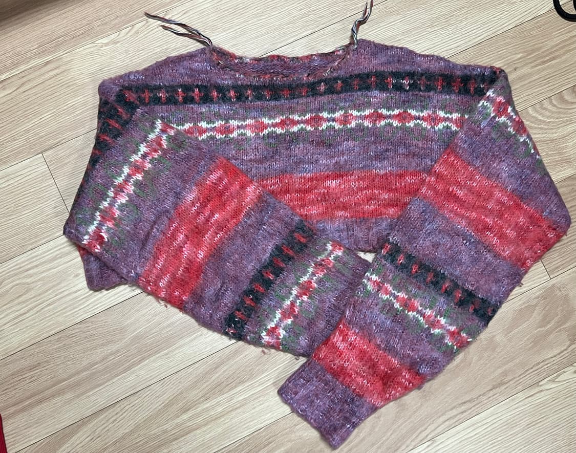 퍼버즈 크롭 니트 상품이미지1