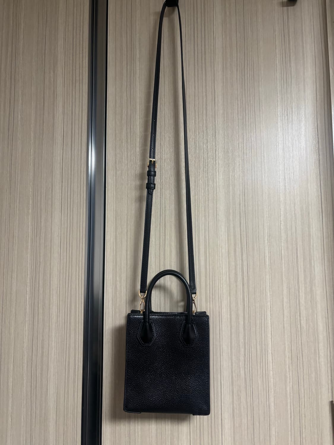 마이클코어스 미니크로스백 상품이미지2