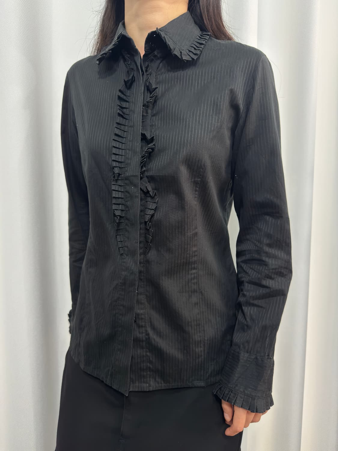 icb black frill shirt 상품이미지2