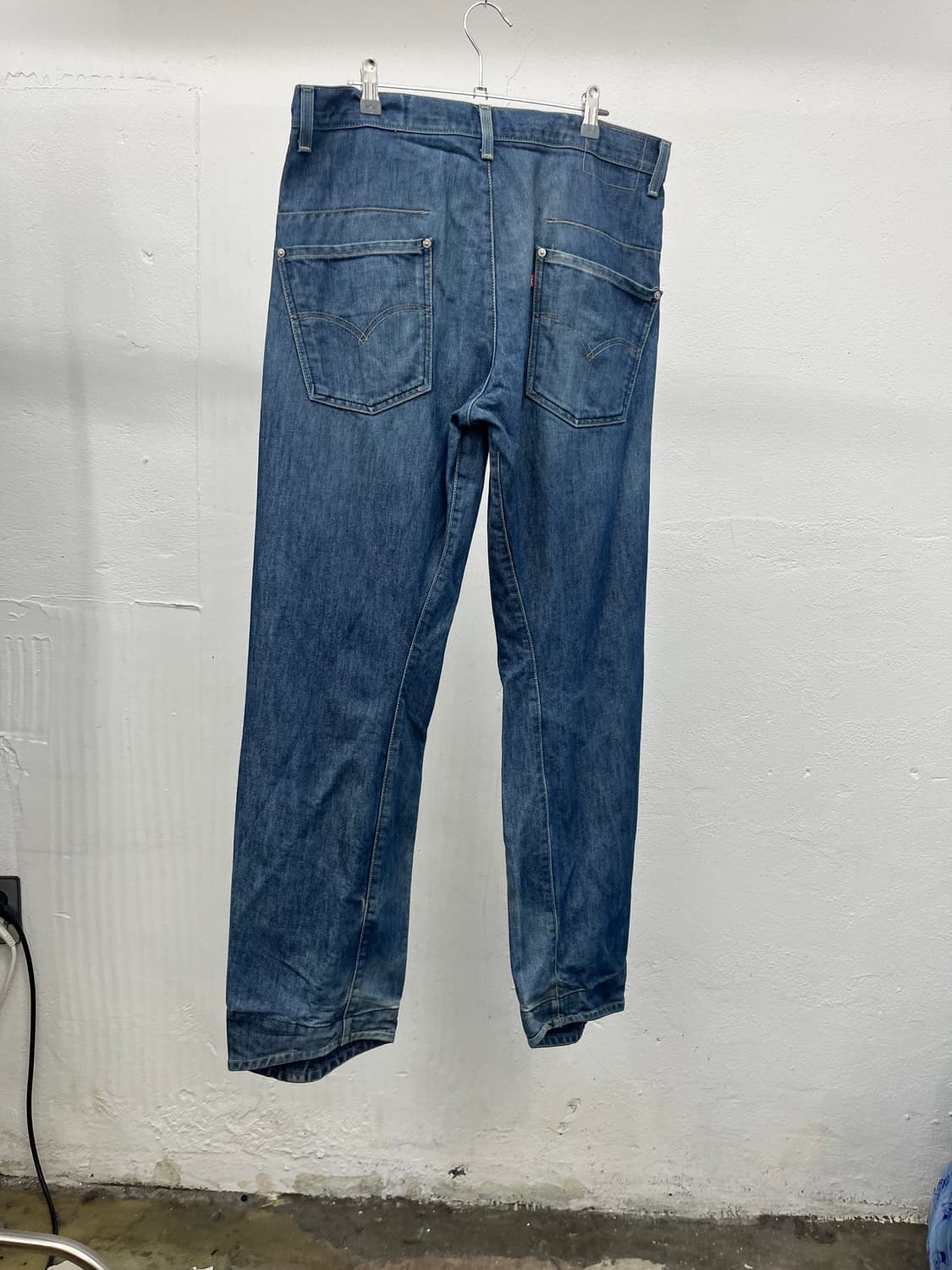 [35] LEVIS ENGINEERED CURVED JEANS 상품이미지3