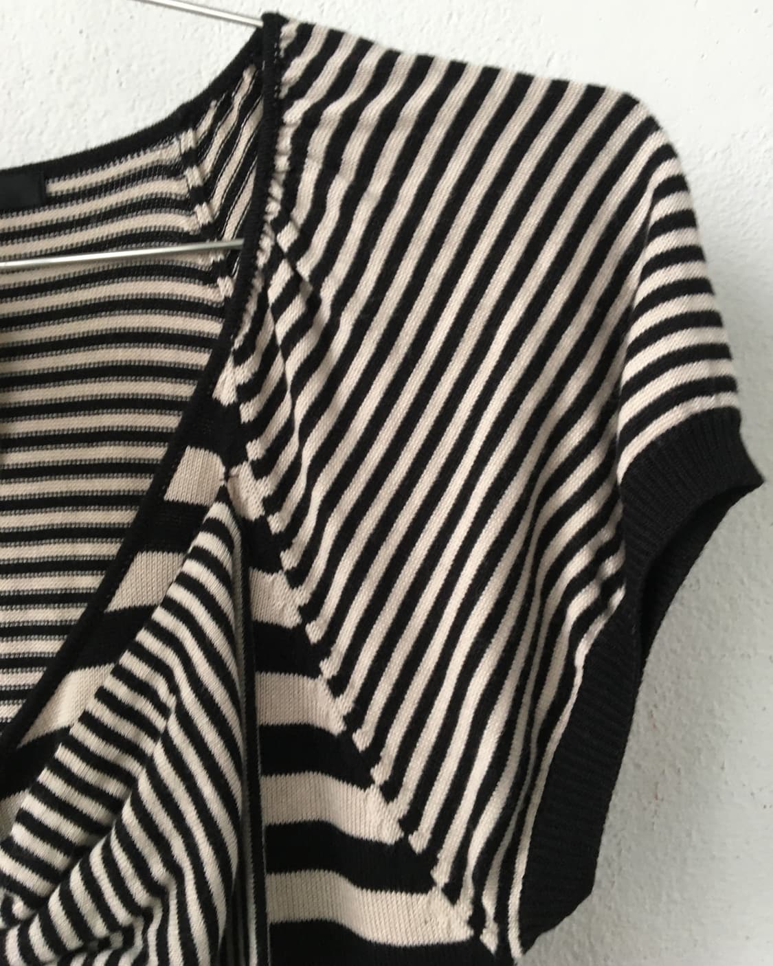 Ribbon point stripe pattern top 상품이미지5