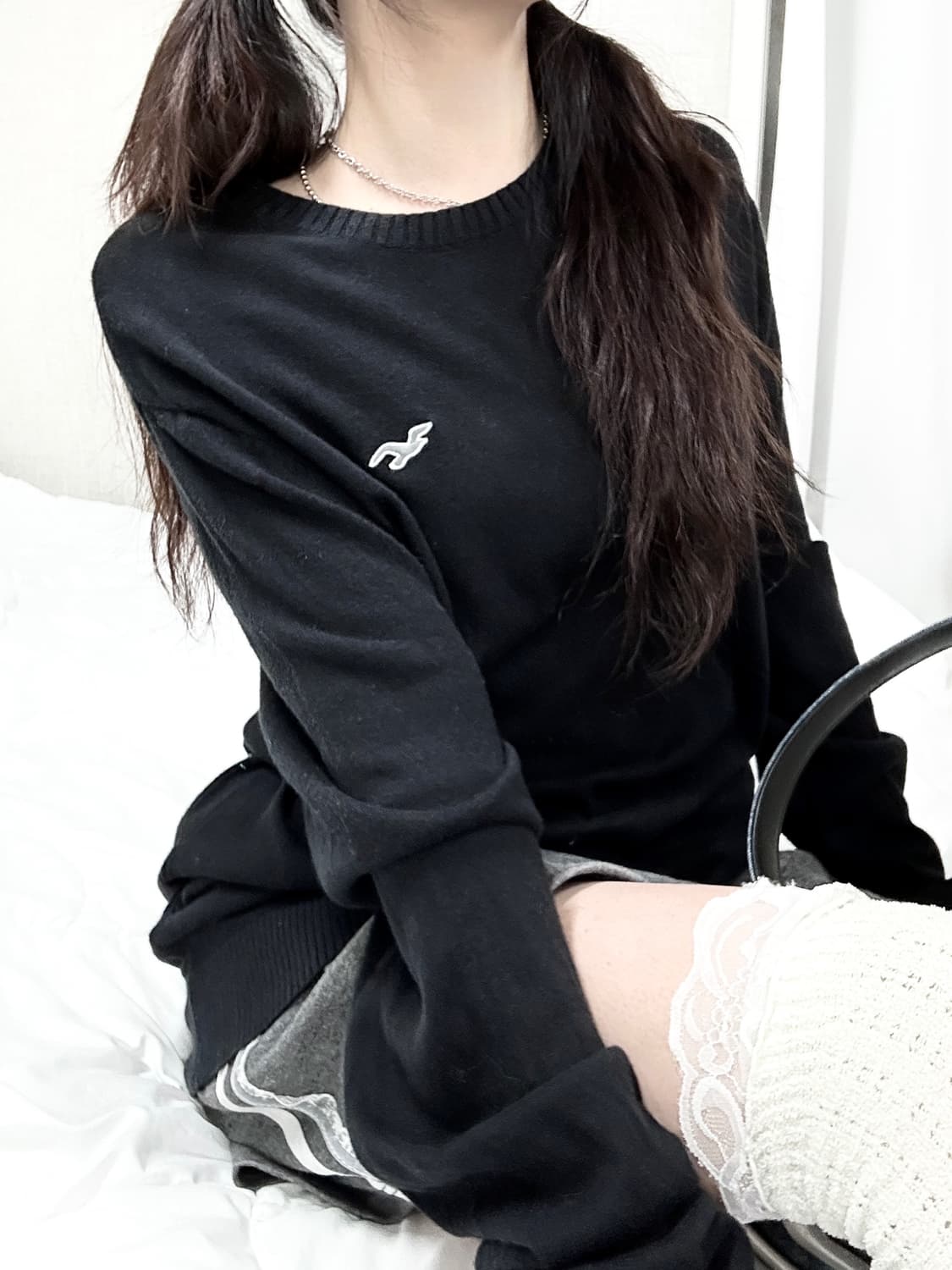 홀리스터 자수로고 블랙 니트 상품이미지3