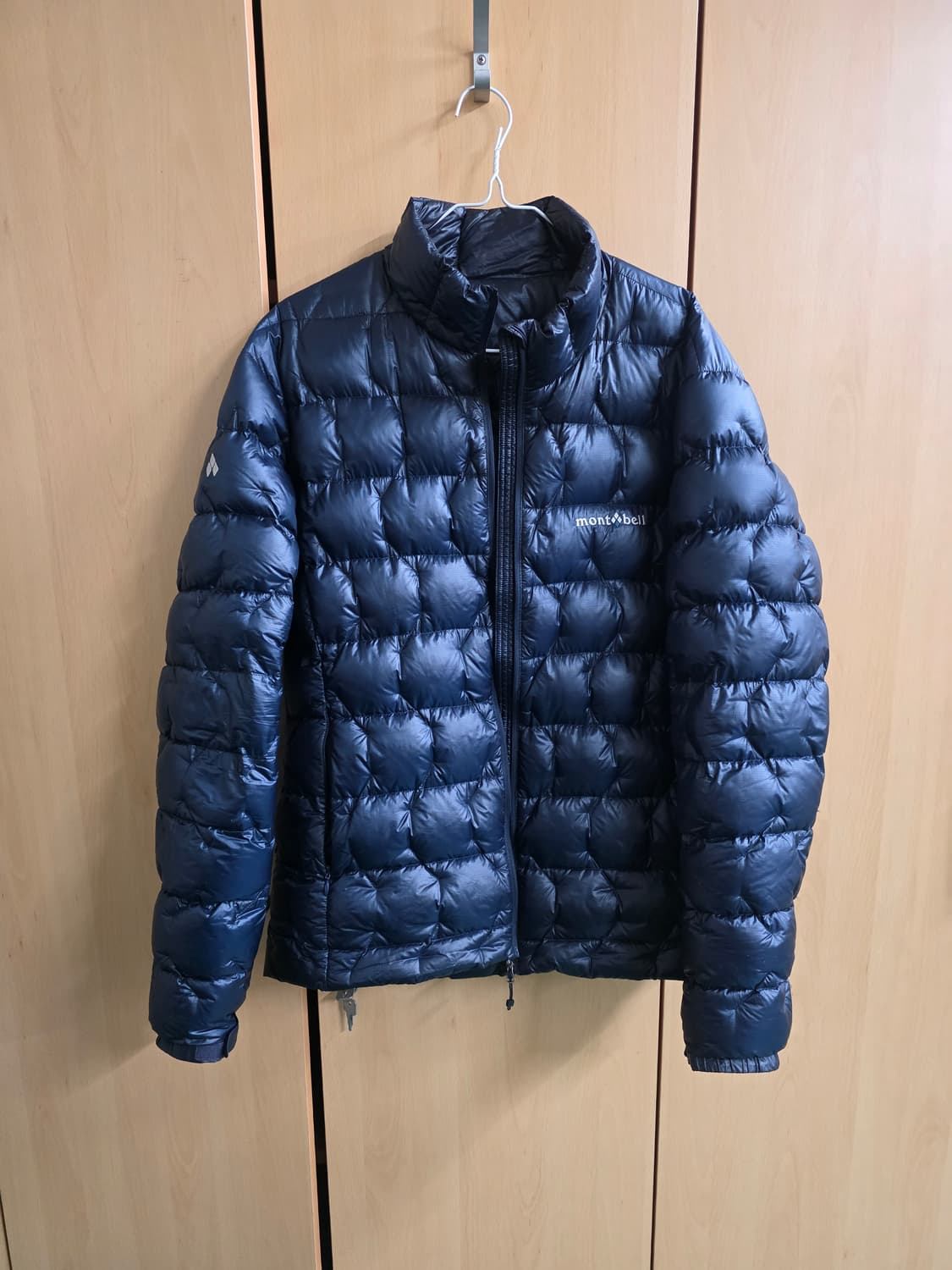 몽벨 UL1000 헥사 초경량 패딩 블루블랙 상품이미지1
