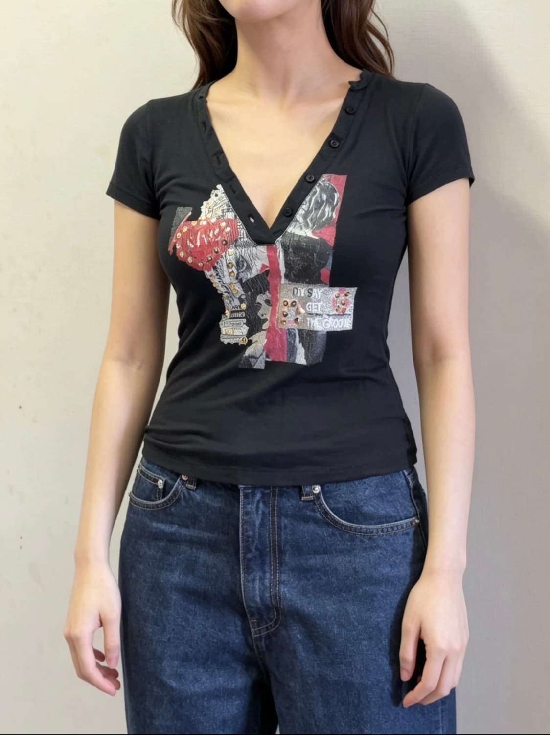 Dolce & Gabbana V-neck Graphic Tee Black 상품이미지2