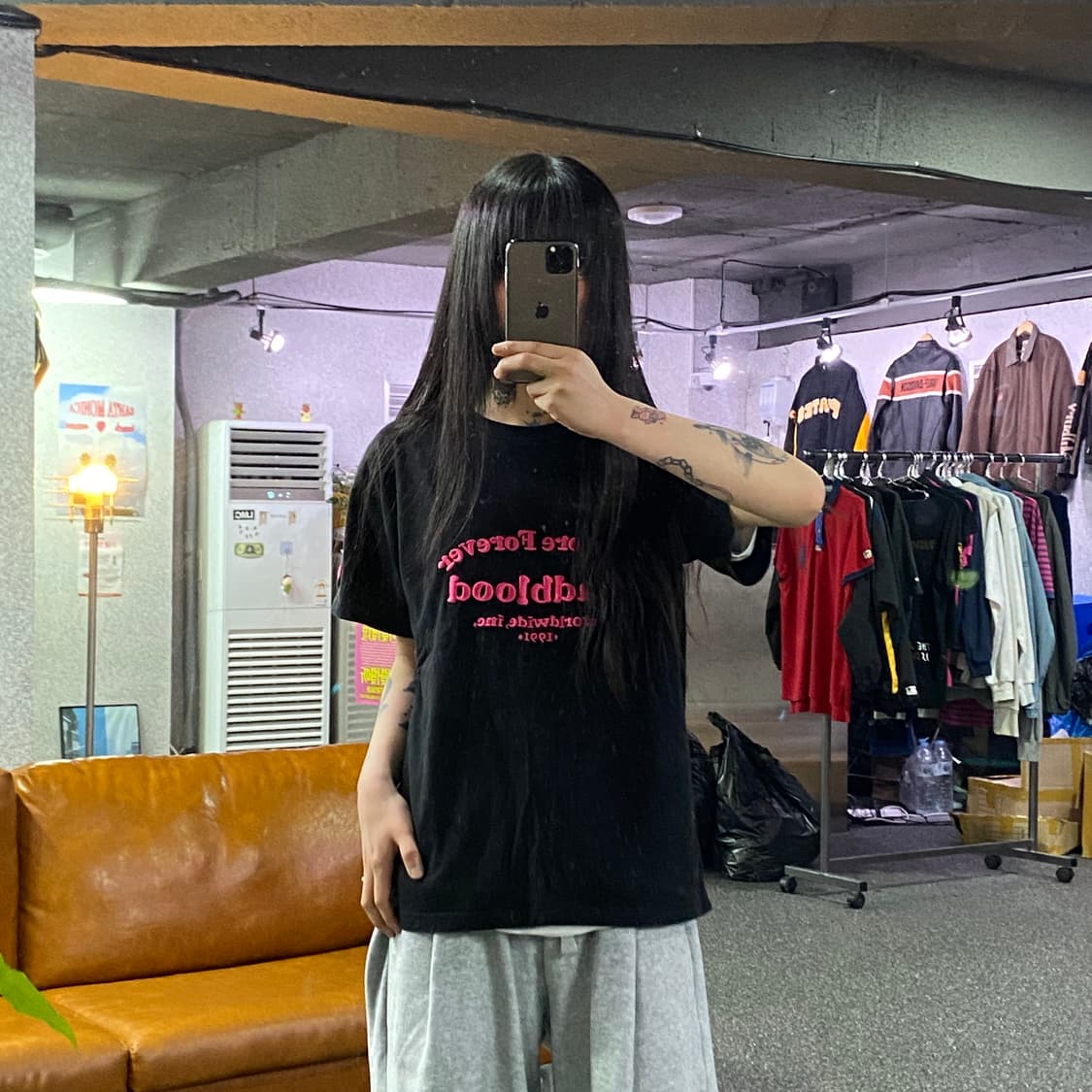 배드블러드 핑크 자수로고 블랙 반팔 B4915 상품이미지1