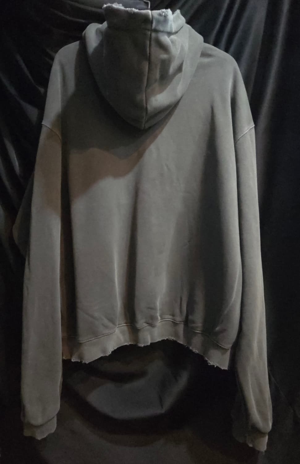 틸던 파라다이스 후드티 차콜 상품이미지5