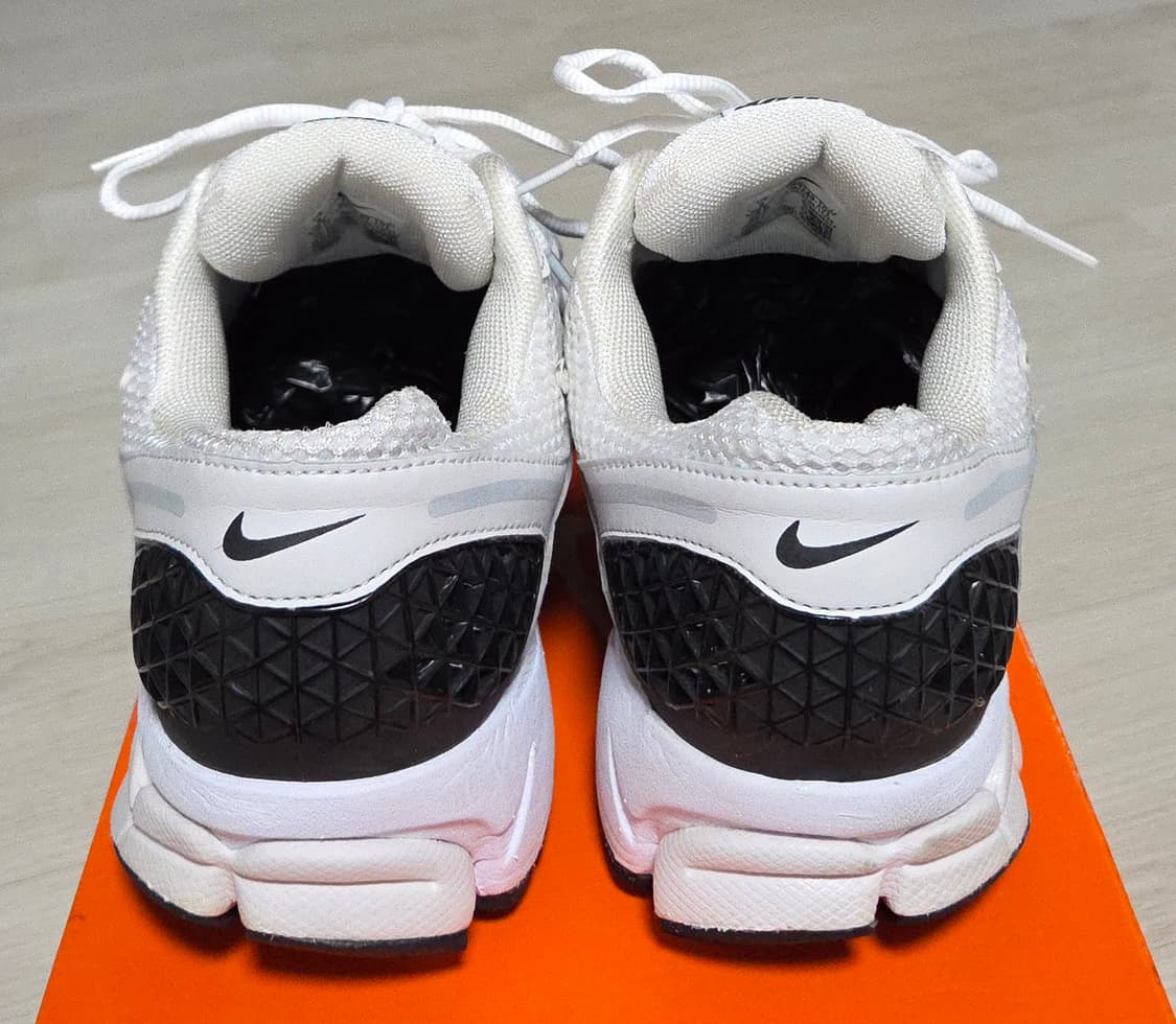 나이키 보메로 5 화이트 플레티넘 틴트 상품이미지6