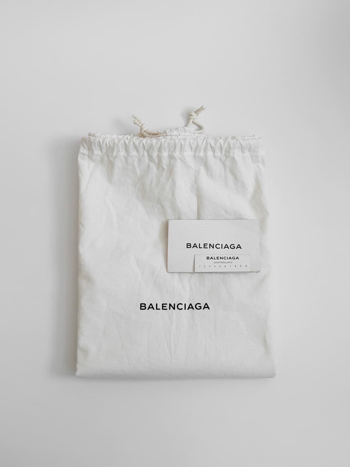 발렌시아가 클래식 시티백 미듐 판매합니다. 상품이미지9