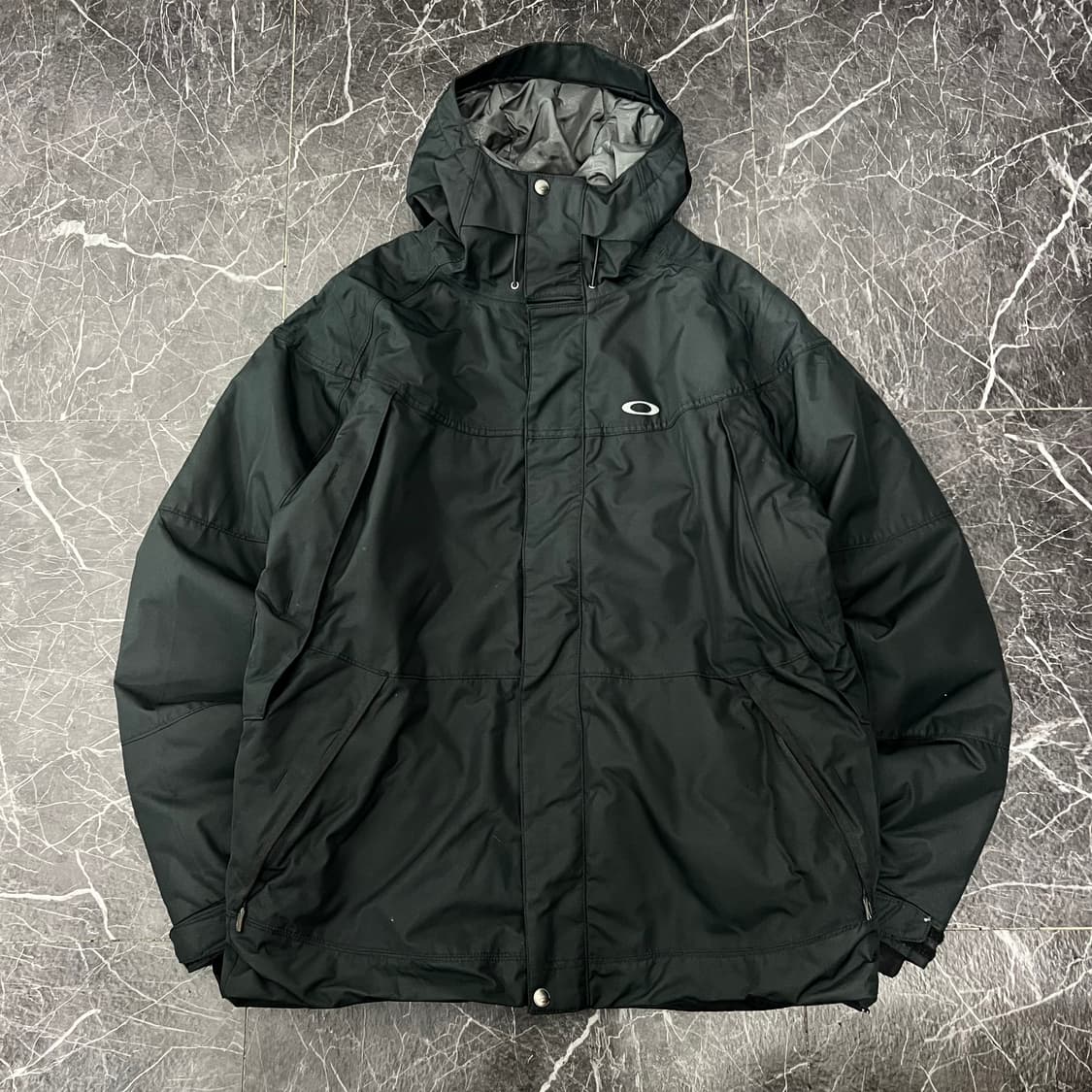 오클리 아이콘 로고 신슐레이트 테크 후드 점퍼 자켓 블랙 상품이미지1