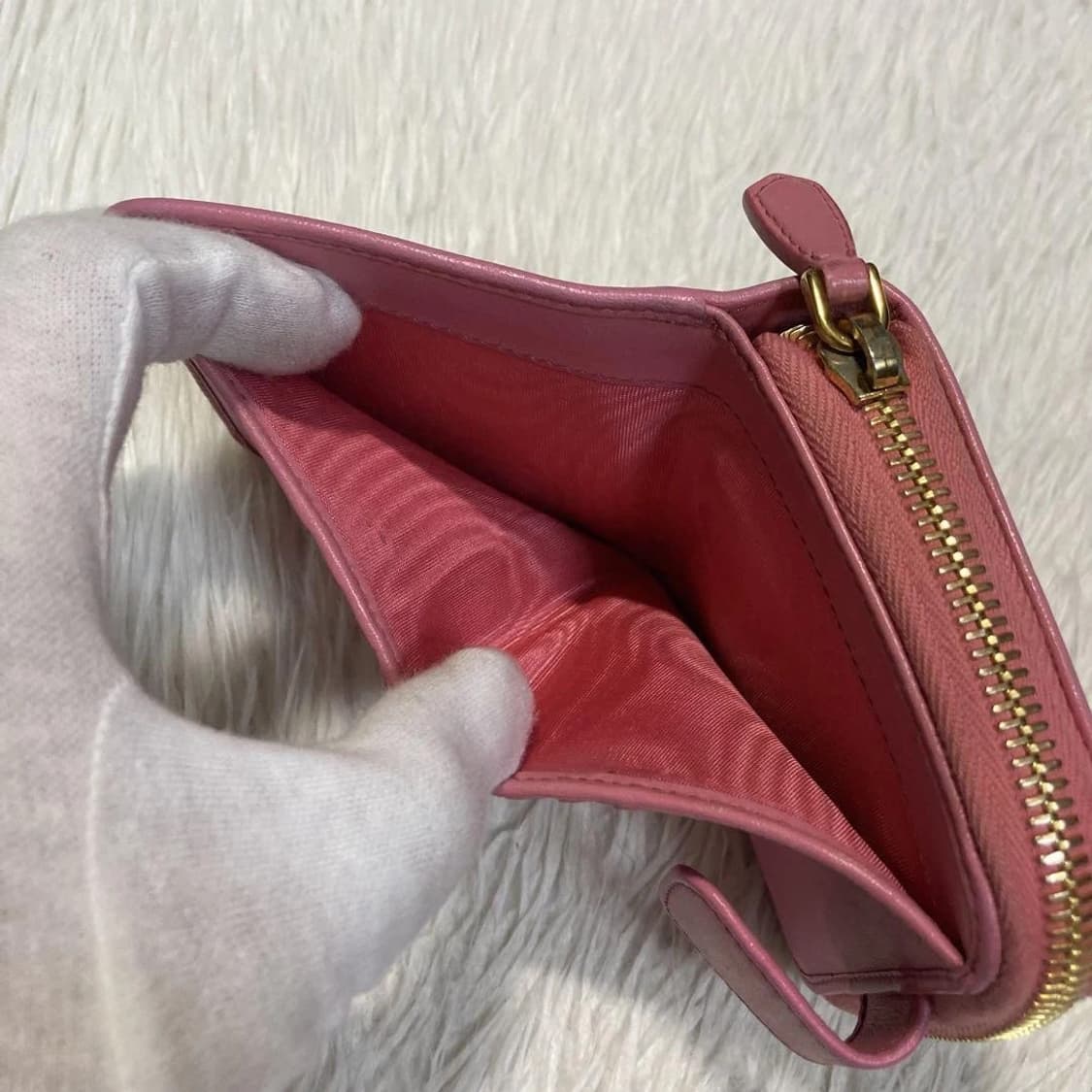 프라다 지갑 Prada Pink Leather Bifold 상품이미지5