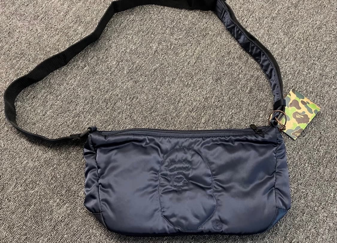 베이프 크로스백 상품이미지4