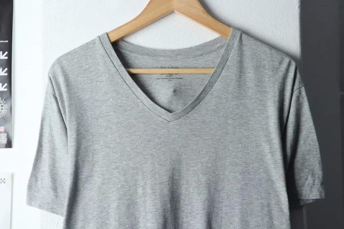 (L-XL) 캘빈클라인 반팔 티셔츠 브이넥 그레이 무지-145A9 상품이미지3