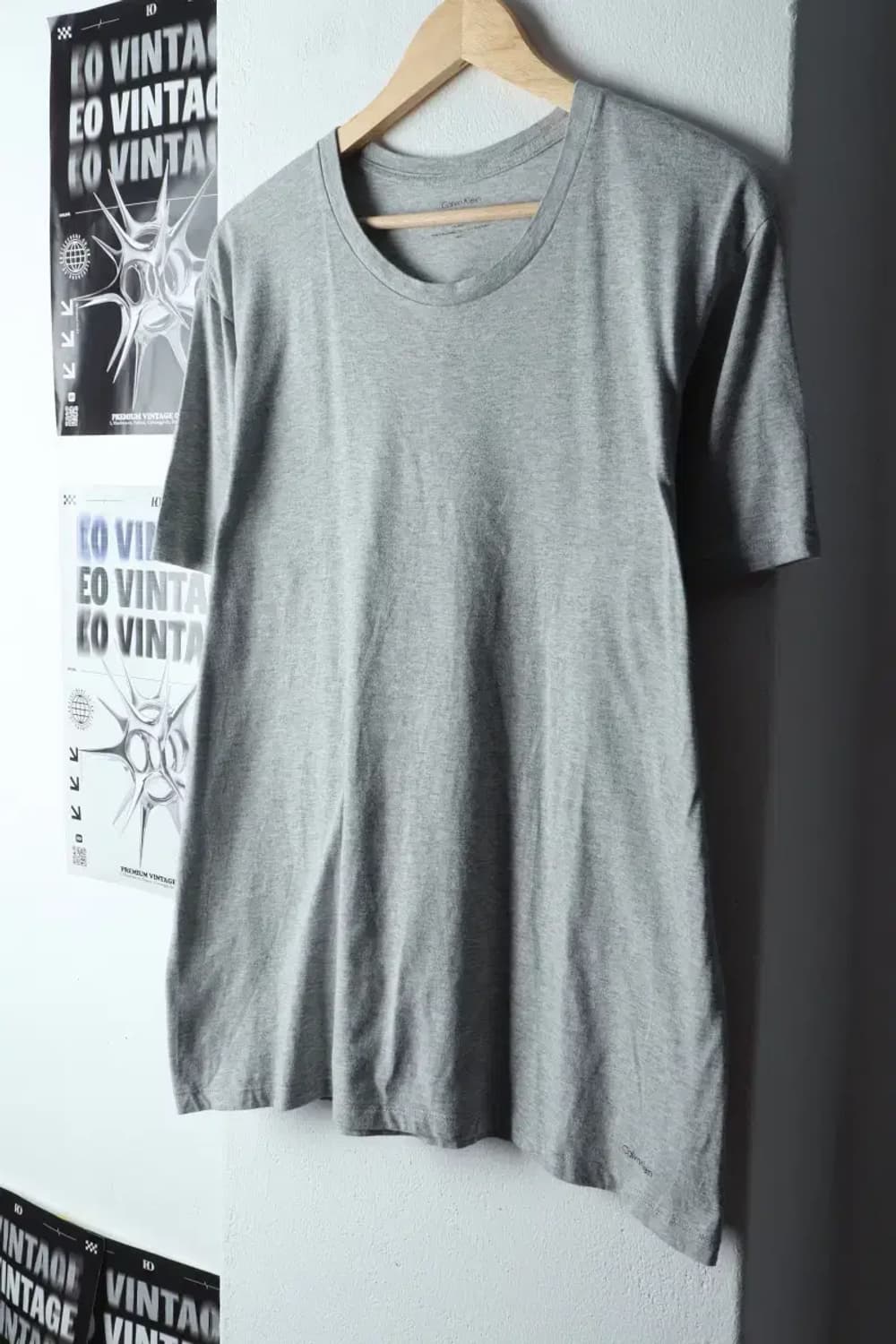(L-XL) 캘빈클라인 반팔 티셔츠 그레이 기본-145B0 상품이미지1