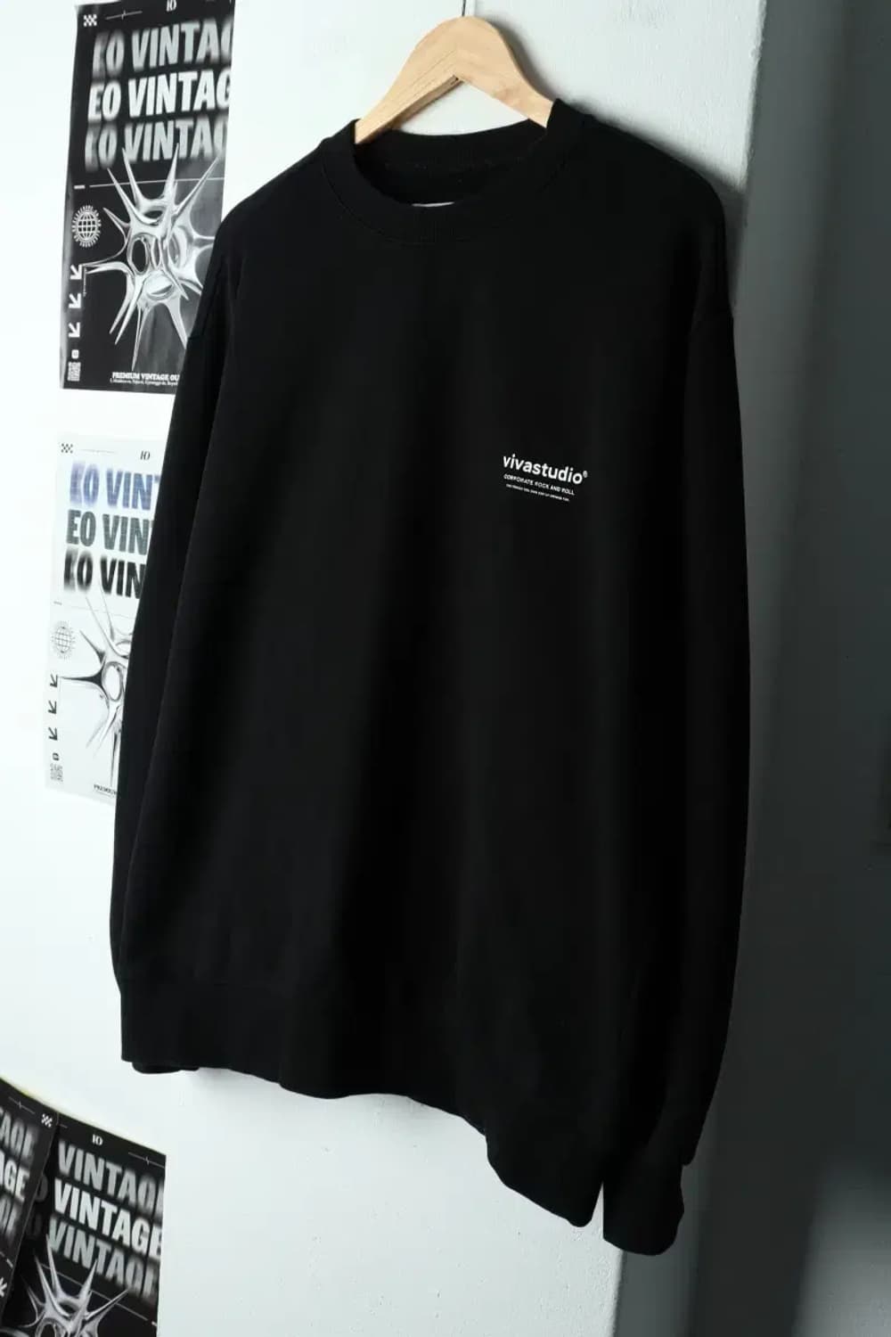 (XL-2XL) 비바스튜디오 맨투맨 티셔츠 블랙 로고 올드스쿨-15D15 상품이미지1