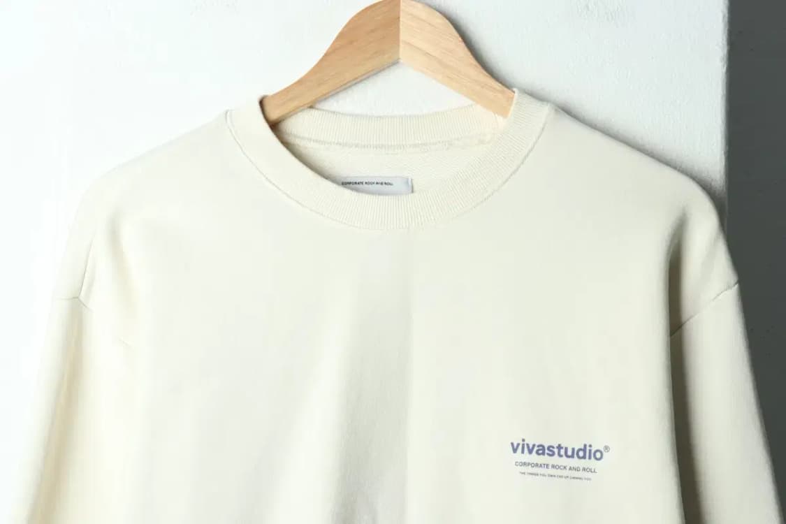 (XL) 비바스튜디오 맨투맨 티셔츠 아이보리 로고 올드스쿨-15D1A 상품이미지3