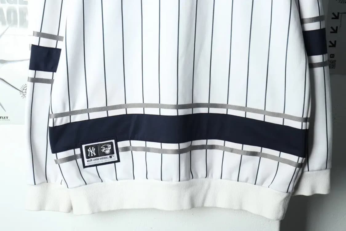 (L-XL) MLB 엠엘비 맨투맨 티셔츠 양키즈 스트라이프-15D24 상품이미지5