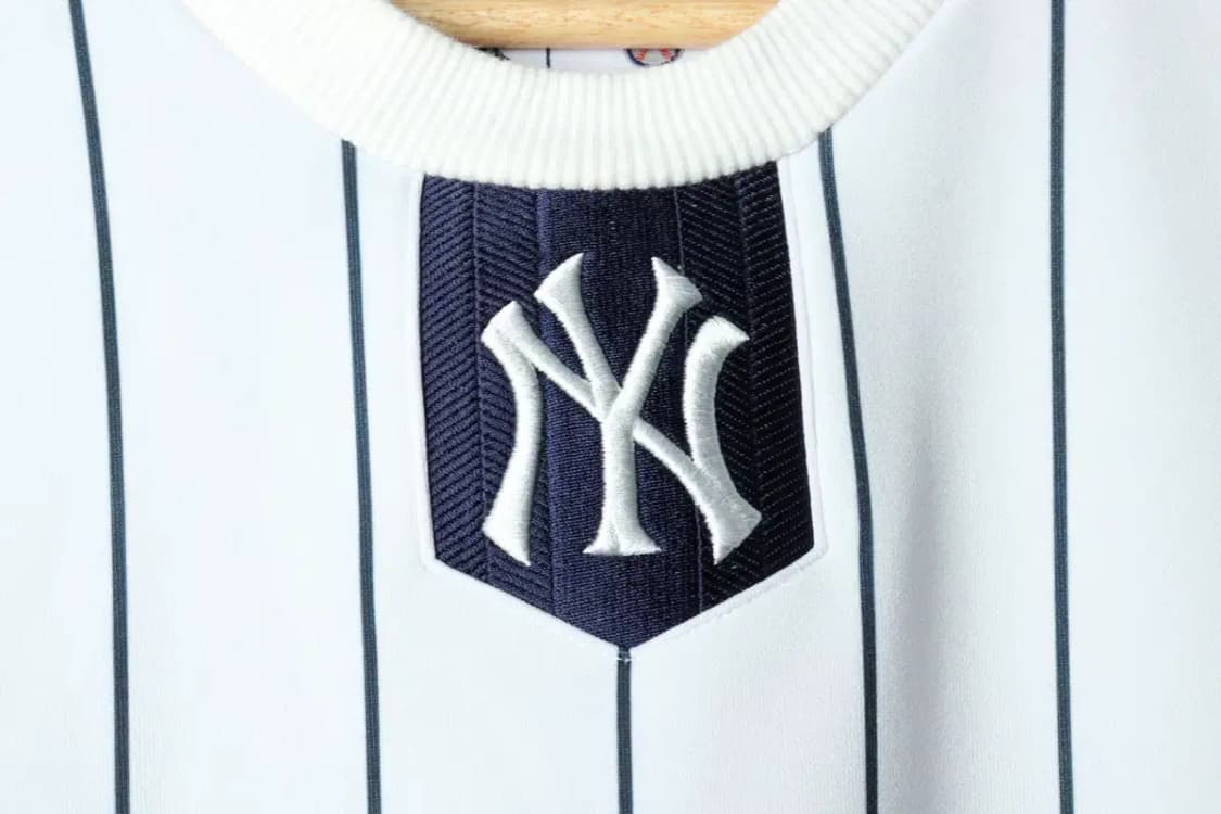 (L-XL) MLB 엠엘비 맨투맨 티셔츠 양키즈 스트라이프-15D24 상품이미지6