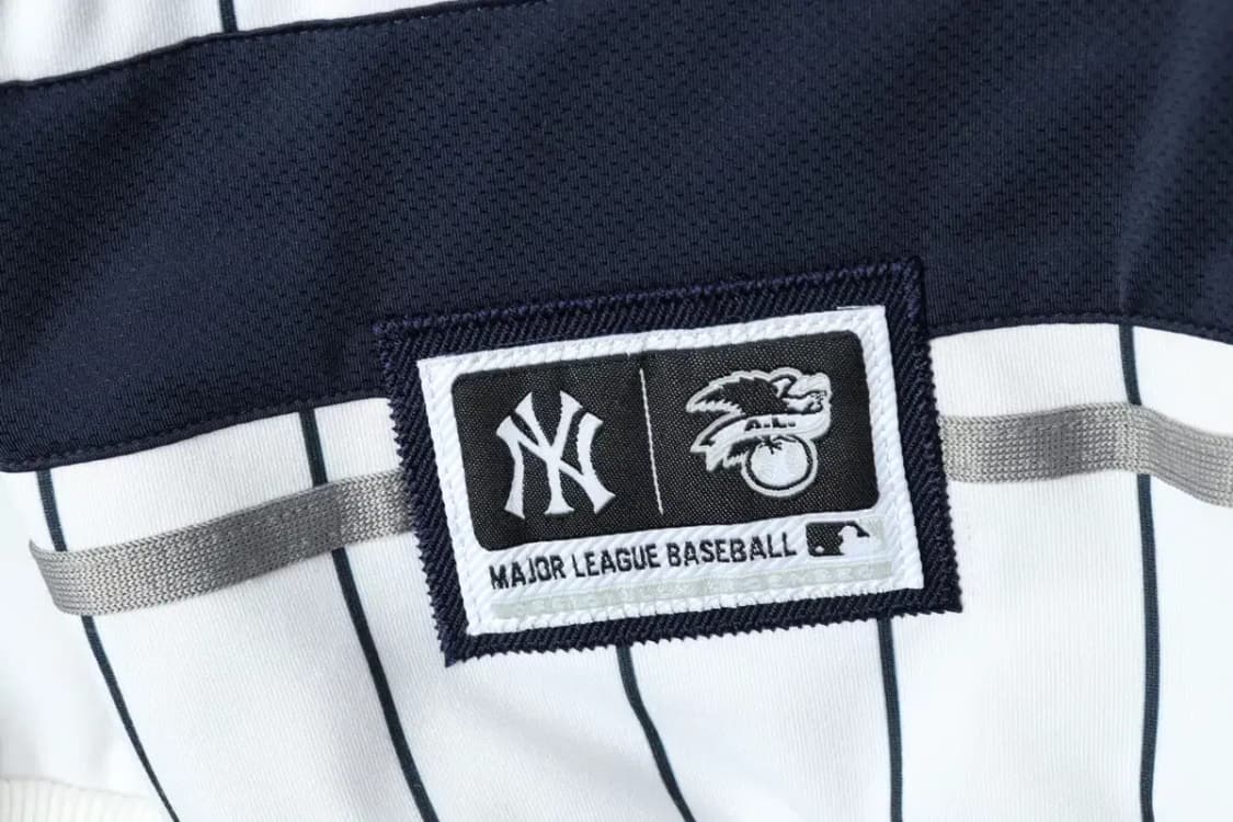 (L-XL) MLB 엠엘비 맨투맨 티셔츠 양키즈 스트라이프-15D24 상품이미지8