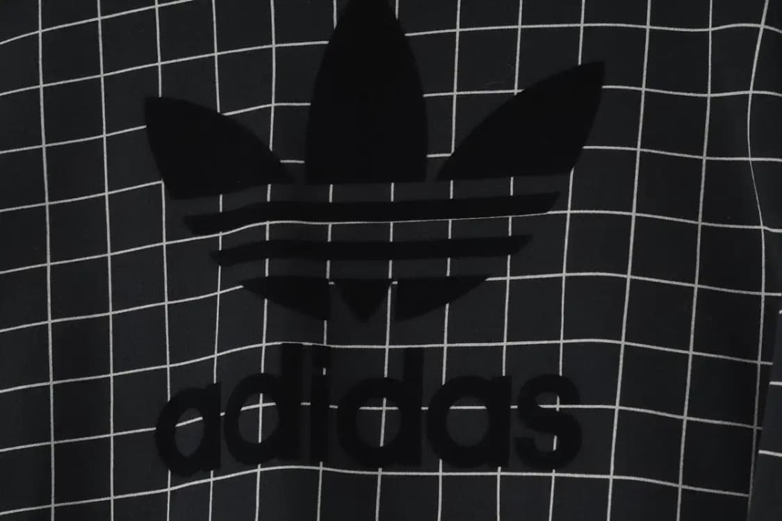 W(S-M) 아디다스 후드티셔츠 벨벳 불꽃 로고 크롭 매물-15D90 상품이미지6