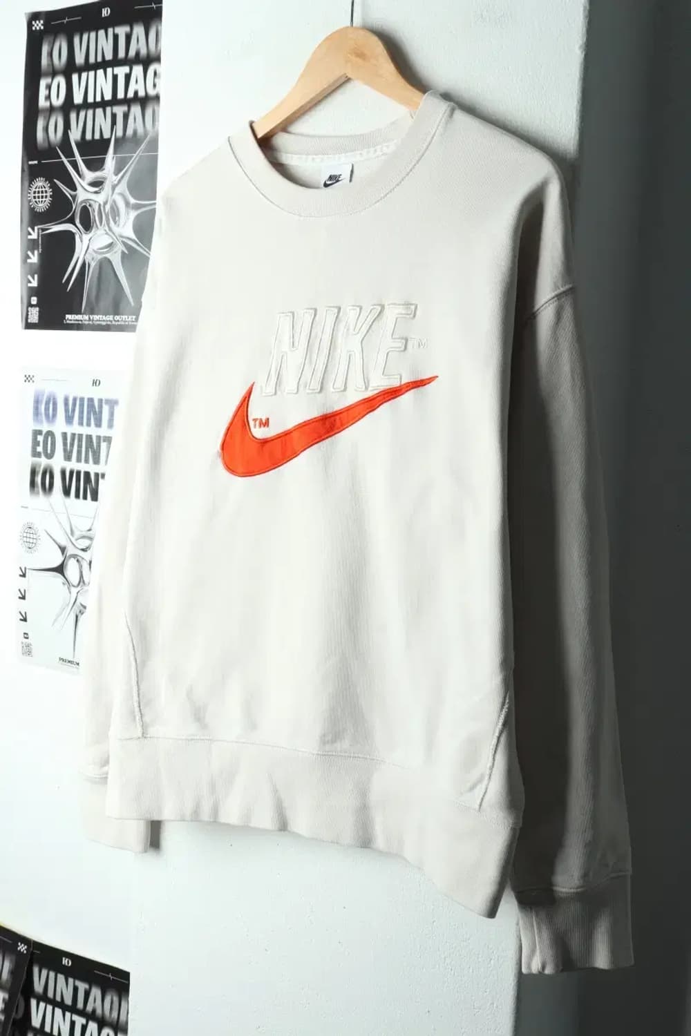 (XL) 나이키 맨투맨 티셔츠 빅로고 화이트 올드스쿨-15E22 상품이미지1