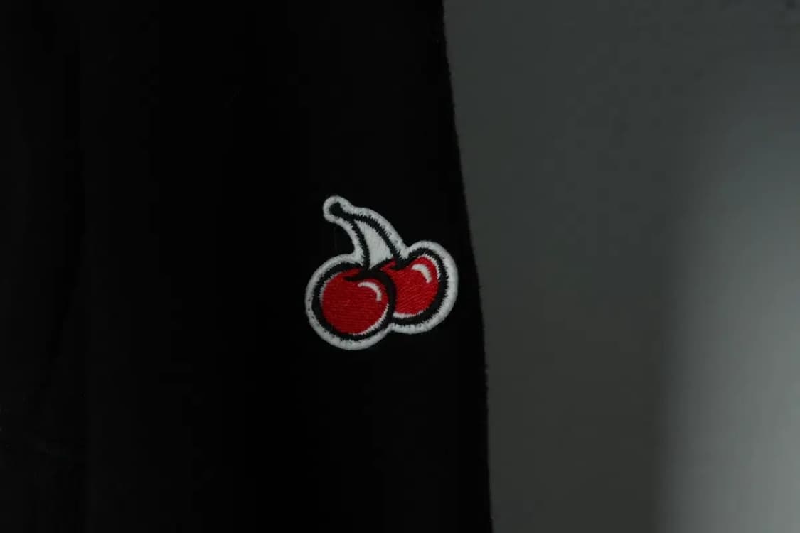 W(S-M) 키르시 맨투맨 티셔츠 빅로고 블랙 기모 자수-15EB9 상품이미지6