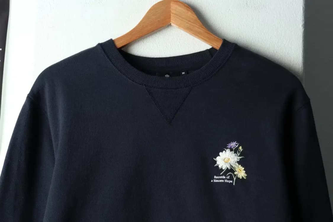 (M-L) 마리몬드 맨투맨 티셔츠 플라워 네이비 수지 박보검-16328 상품이미지3