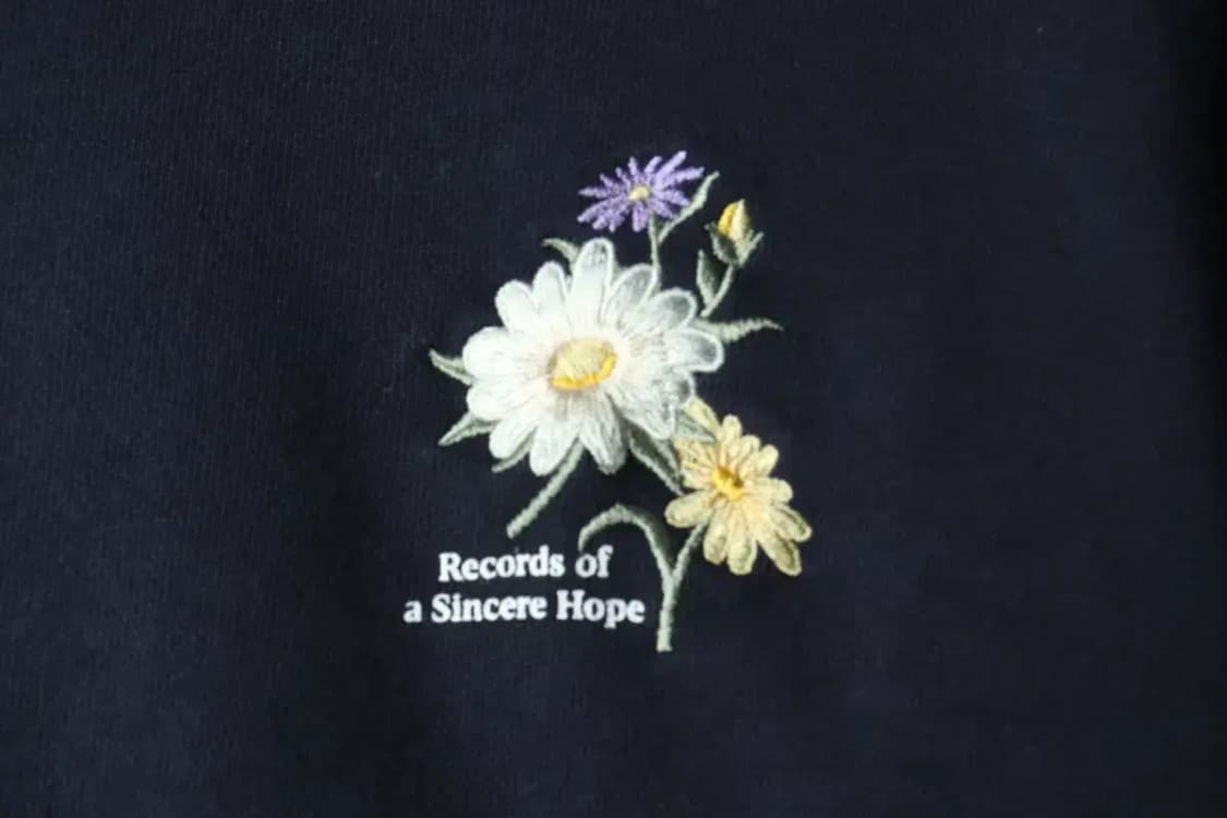 (M-L) 마리몬드 맨투맨 티셔츠 플라워 네이비 수지 박보검-16328 상품이미지5