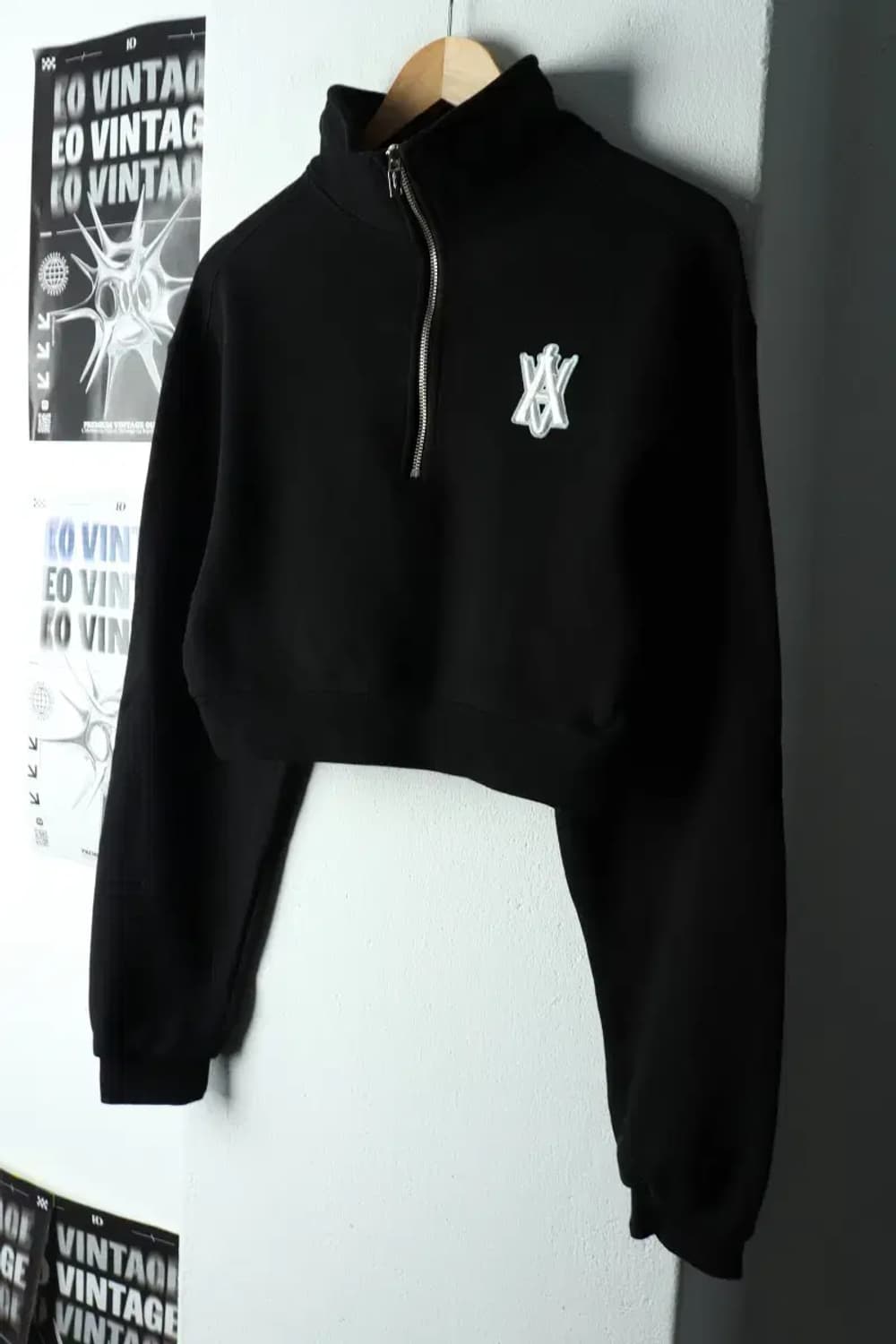 W(L) 아크메드라비 맨투맨 티셔츠 반집업 크롭 블랙-1632A 상품이미지1