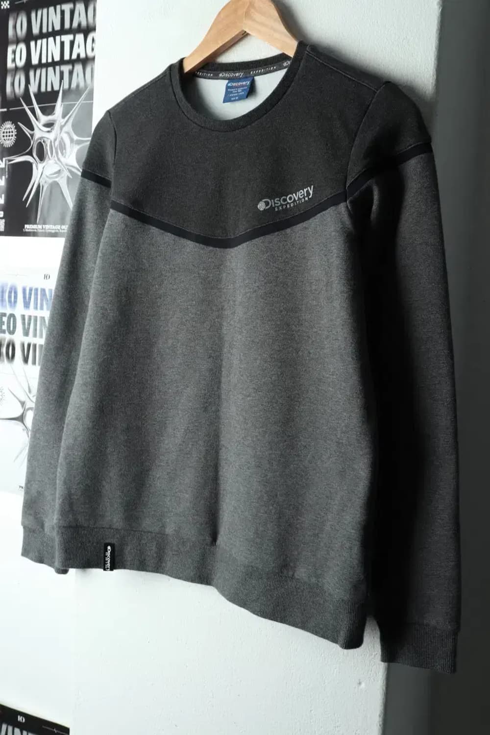 (M) 디스커버리 맨투맨 티셔츠 그레이 기모 올드스쿨-16795 상품이미지1