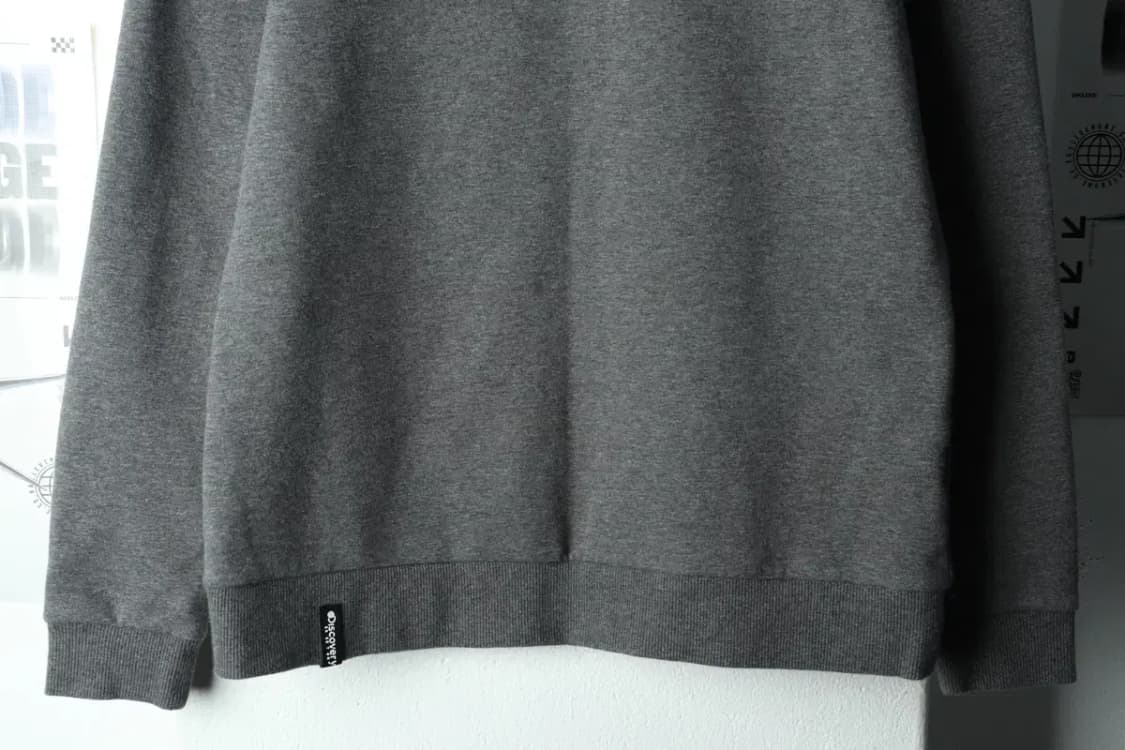 (M) 디스커버리 맨투맨 티셔츠 그레이 기모 올드스쿨-16795 상품이미지4