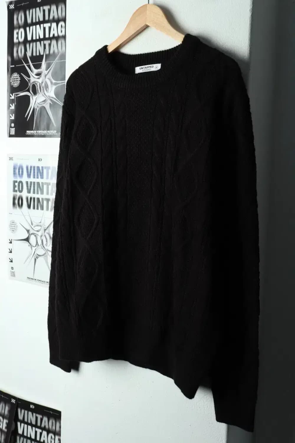 (M-L) 언탭드 스튜디오 니트 케이블 꽈배기 블랙-16868 상품이미지1