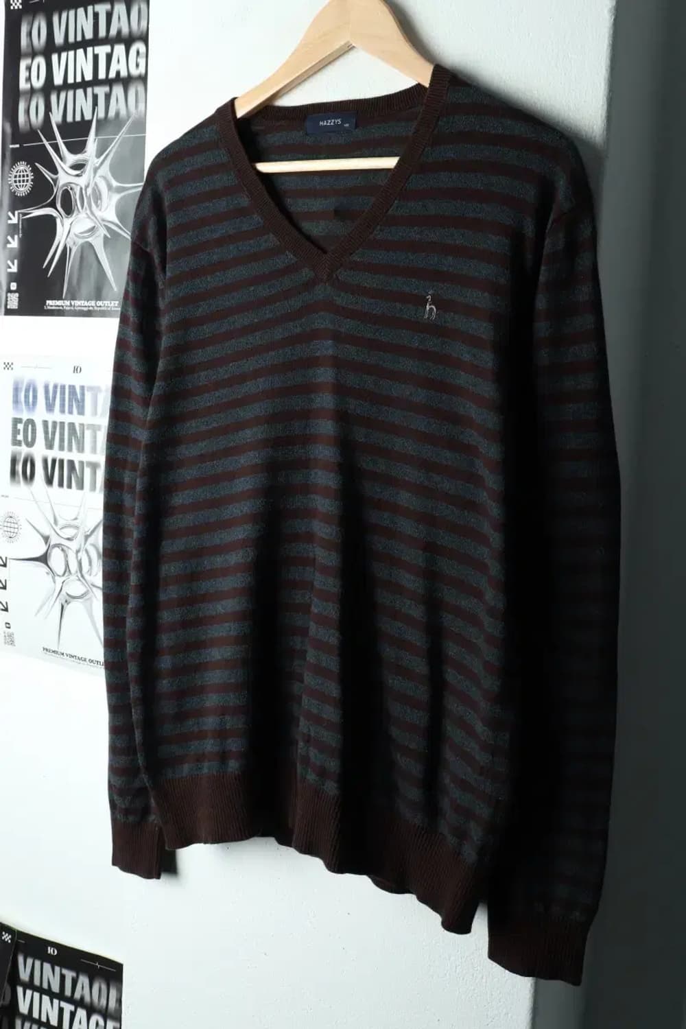 W(2XL) 헤지스 니트 브이넥 스트라이프 브라운-166CF 상품이미지1