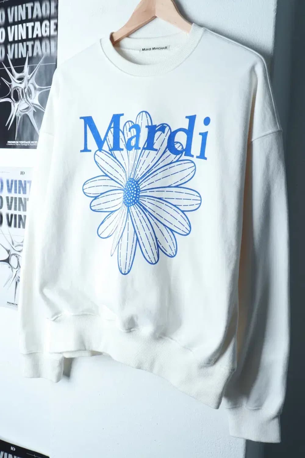 W(F) 마르디메르크디 맨투맨 티셔츠 빅로고 화이트 세미크롭-16CA4 상품이미지1