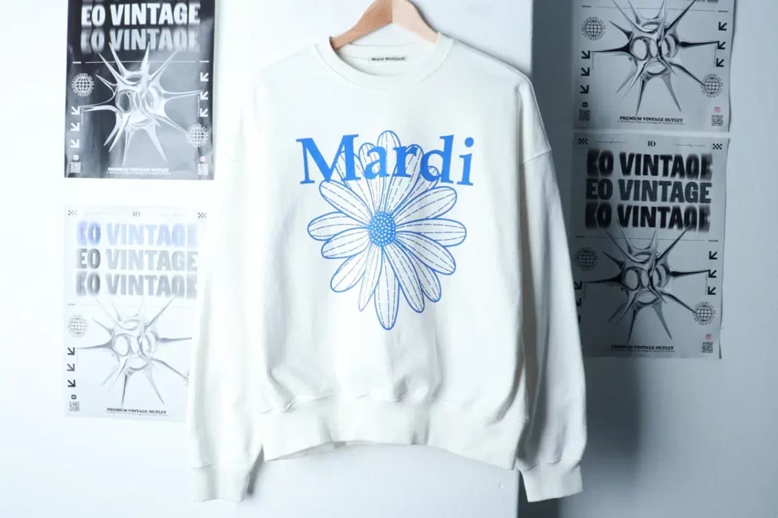 W(F) 마르디메르크디 맨투맨 티셔츠 빅로고 화이트 세미크롭-16CA4 상품이미지2